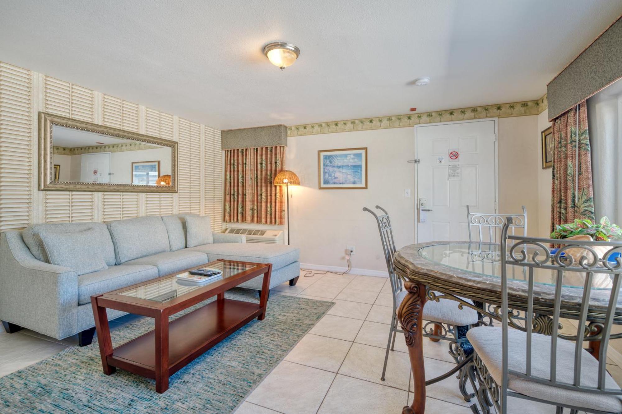 Camelot Beach Suites クリアウォーター・ビーチ エクステリア 写真