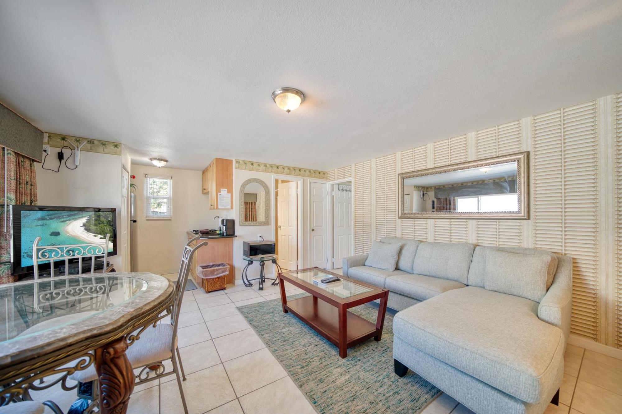 Camelot Beach Suites クリアウォーター・ビーチ エクステリア 写真