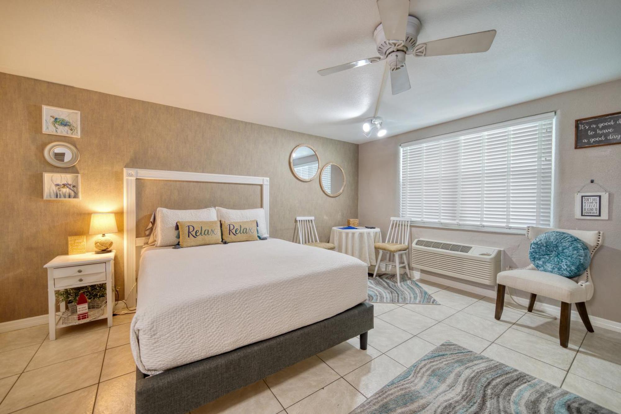 Camelot Beach Suites クリアウォーター・ビーチ エクステリア 写真