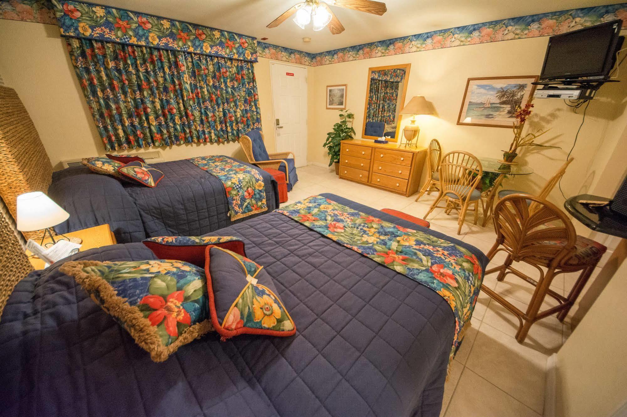 Camelot Beach Suites クリアウォーター・ビーチ エクステリア 写真