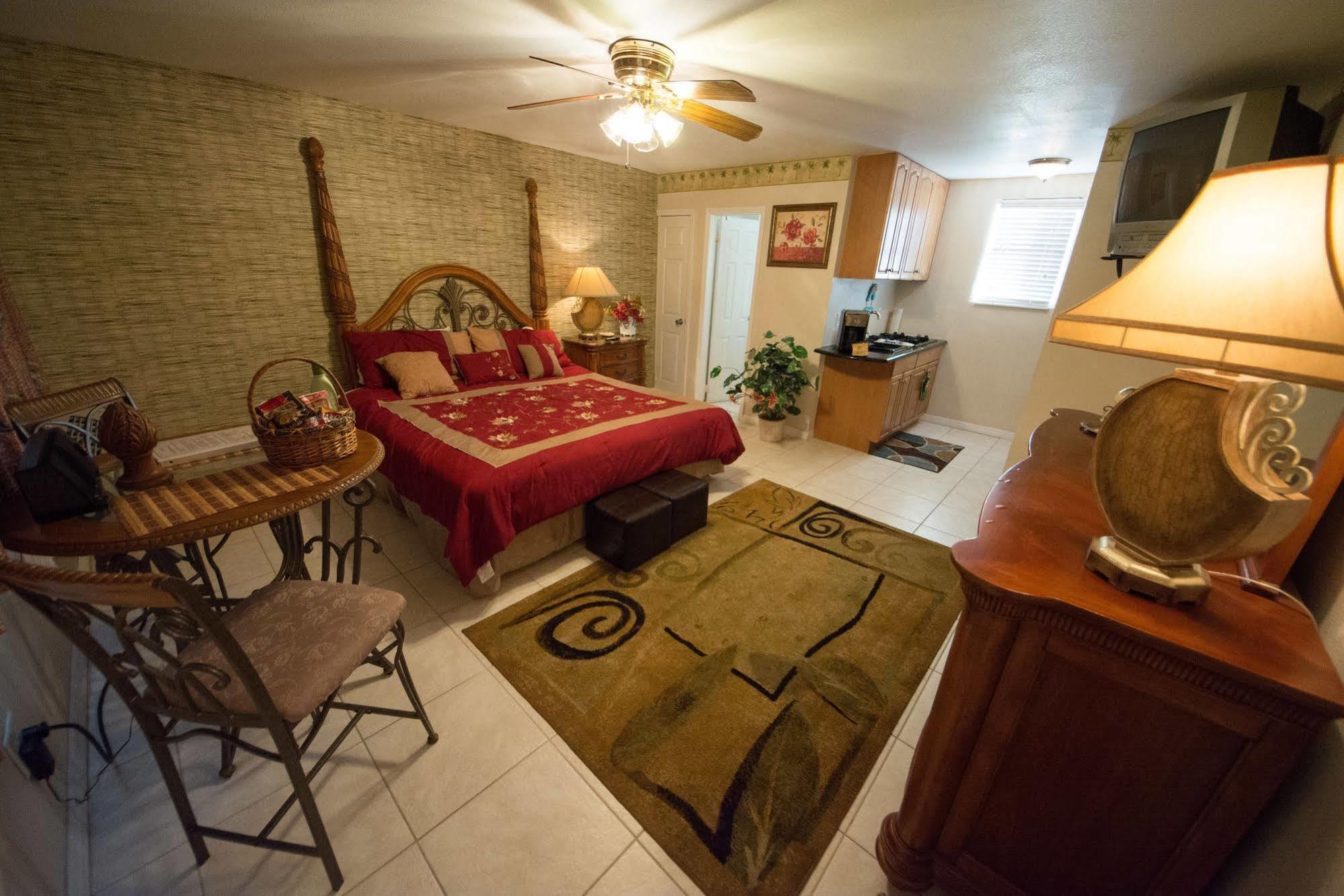 Camelot Beach Suites クリアウォーター・ビーチ エクステリア 写真