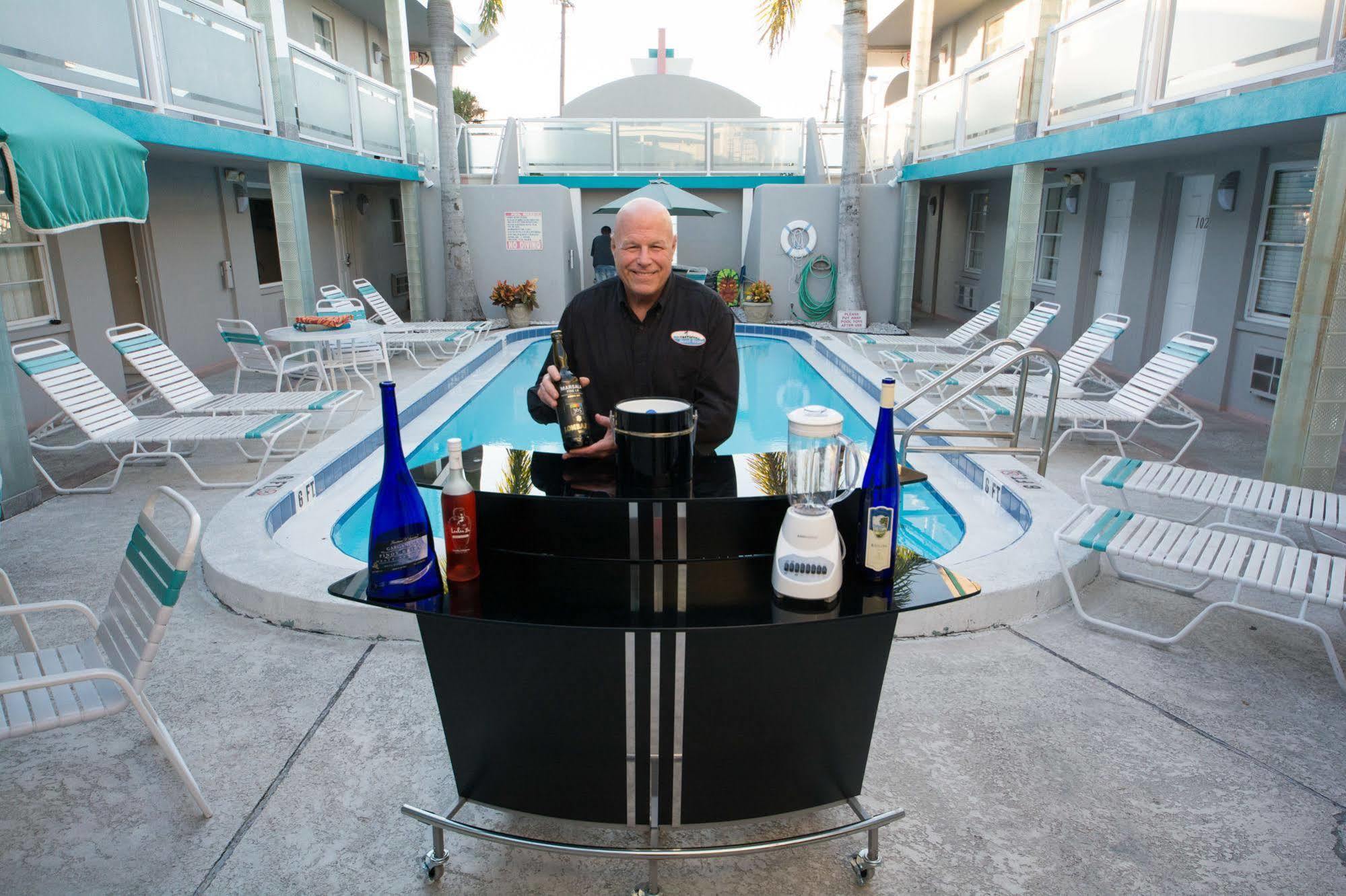 Camelot Beach Suites クリアウォーター・ビーチ エクステリア 写真