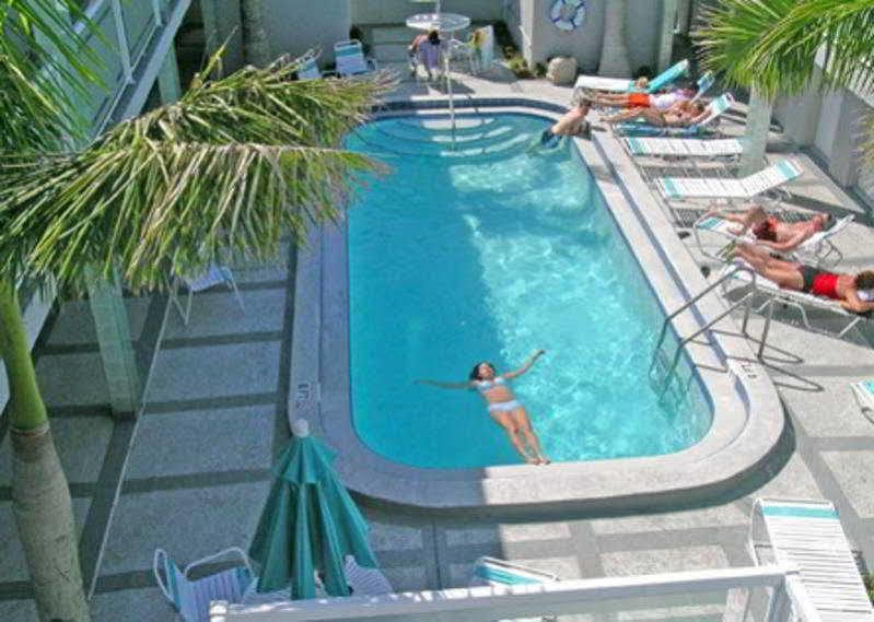 Camelot Beach Suites クリアウォーター・ビーチ エクステリア 写真